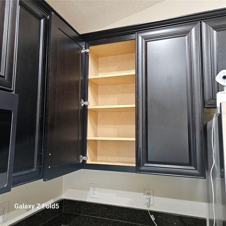 For Sale: $359,500 (4 beds, 2 baths, 1972 Square Feet)
