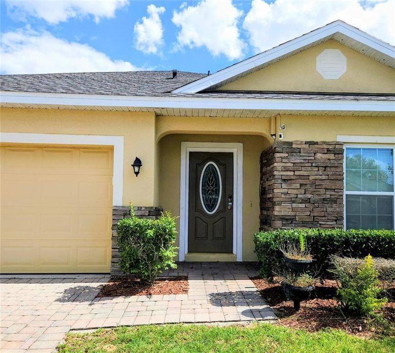 For Sale: $359,500 (4 beds, 2 baths, 1972 Square Feet)