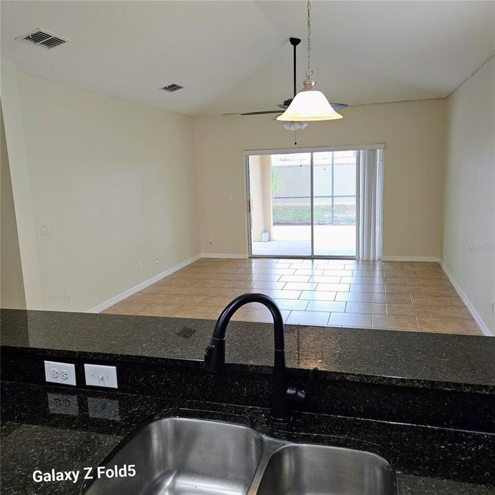 For Sale: $359,500 (4 beds, 2 baths, 1972 Square Feet)