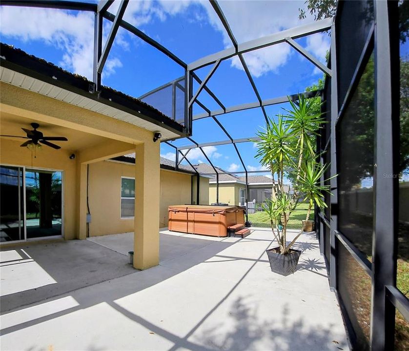 For Sale: $359,500 (4 beds, 2 baths, 1972 Square Feet)
