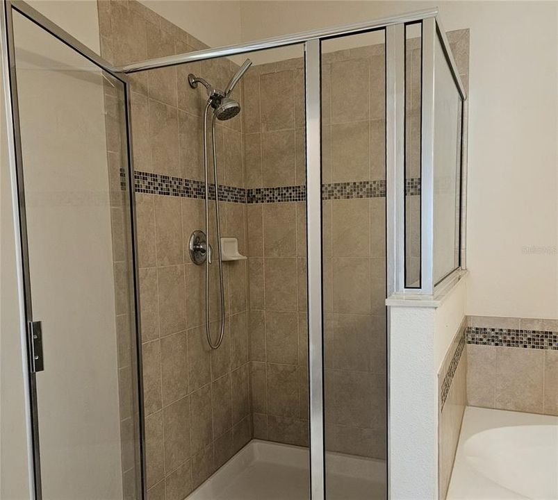 For Sale: $359,500 (4 beds, 2 baths, 1972 Square Feet)