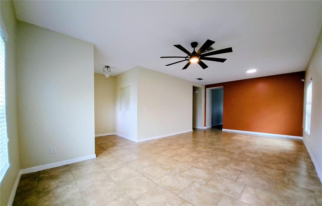 For Sale: $359,500 (4 beds, 2 baths, 1972 Square Feet)