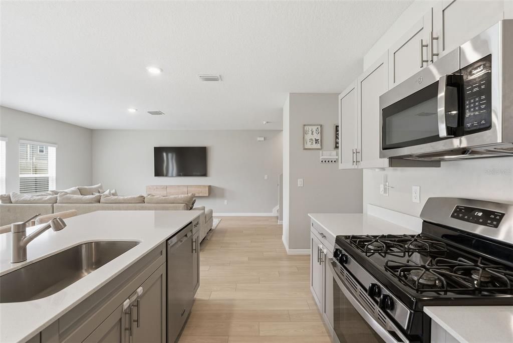 For Sale: $399,000 (4 beds, 2 baths, 2062 Square Feet)
