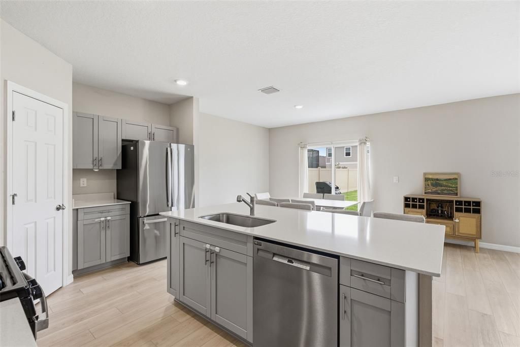 For Sale: $399,000 (4 beds, 2 baths, 2062 Square Feet)
