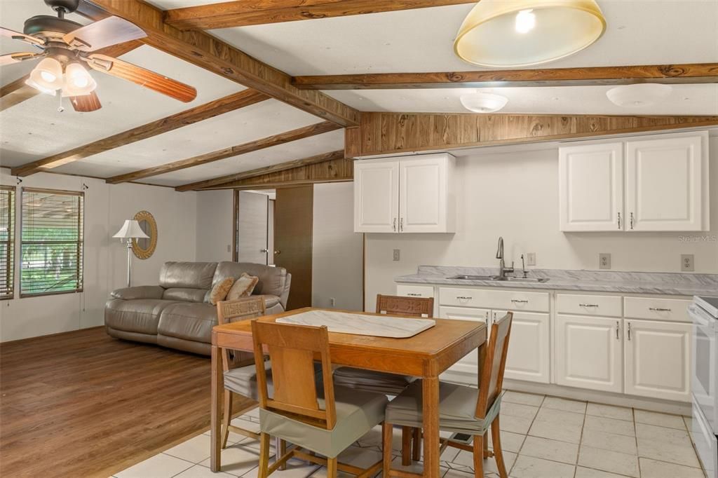 For Sale: $189,900 (3 beds, 2 baths, 1040 Square Feet)
