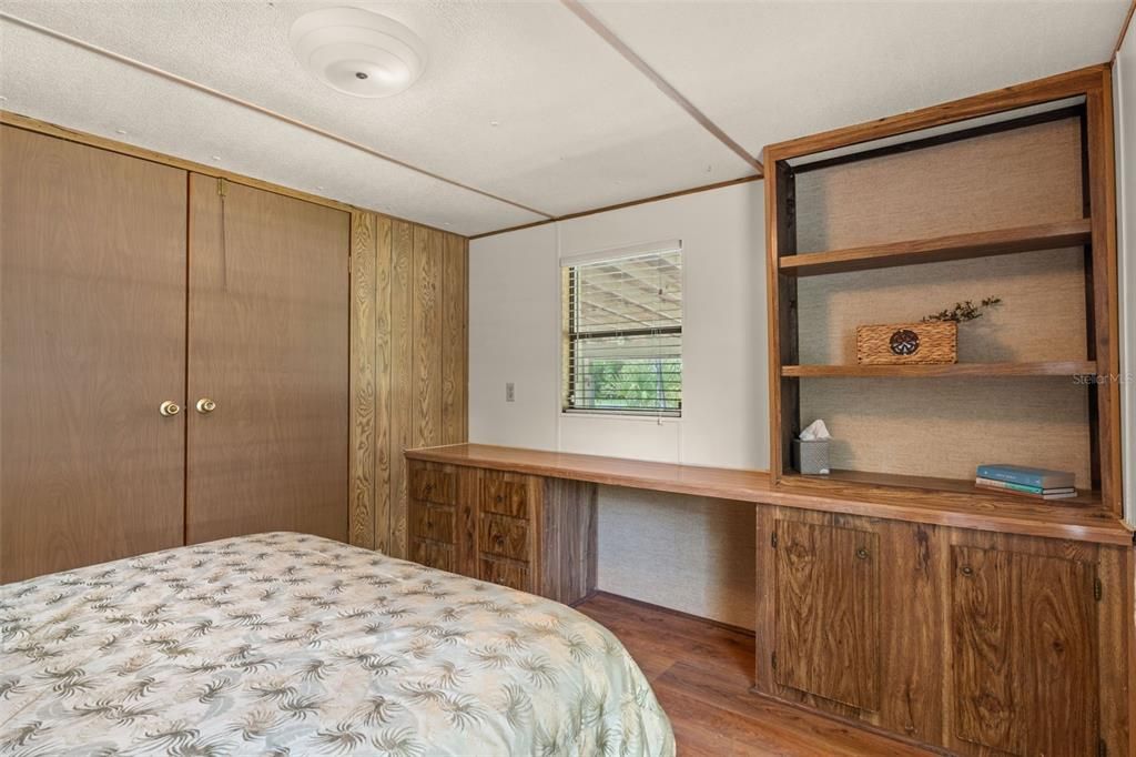 For Sale: $189,900 (3 beds, 2 baths, 1040 Square Feet)