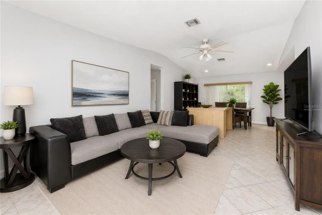 For Sale: $350,000 (3 beds, 2 baths, 1388 Square Feet)