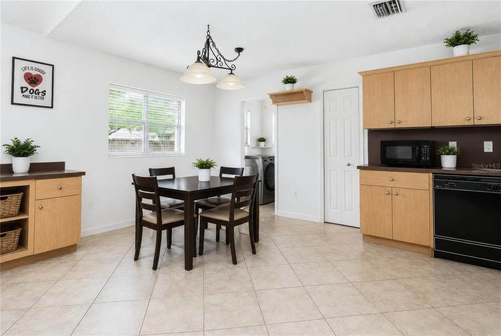For Sale: $350,000 (3 beds, 2 baths, 1388 Square Feet)