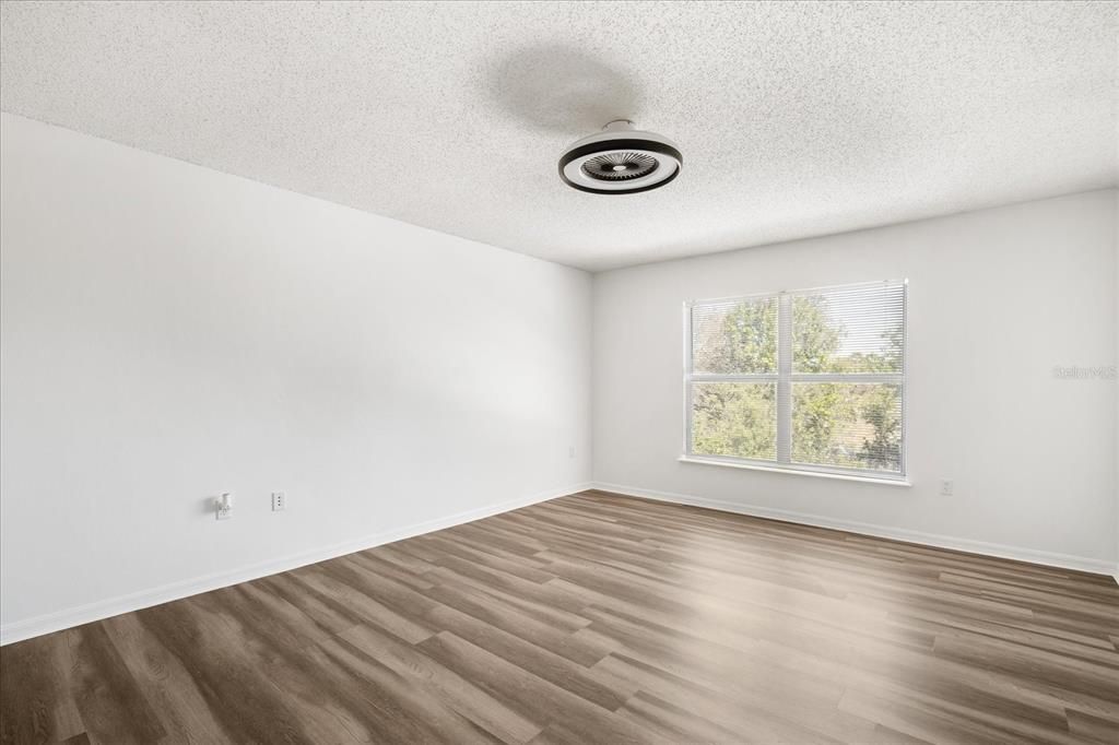 For Sale: $374,900 (4 beds, 2 baths, 2222 Square Feet)