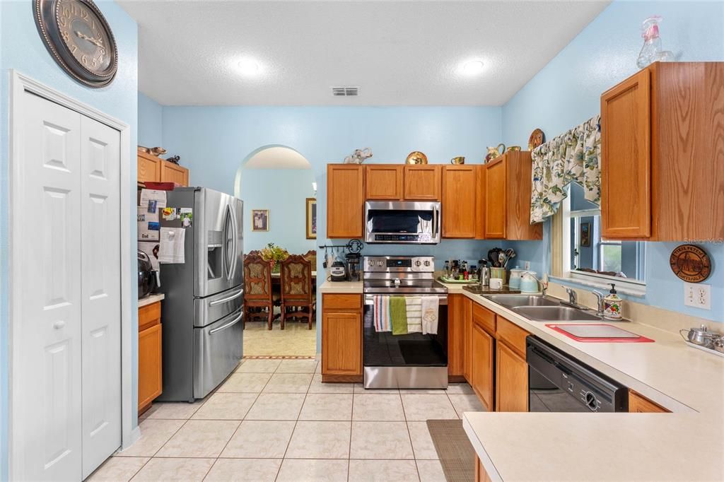 For Sale: $339,990 (3 beds, 2 baths, 2239 Square Feet)