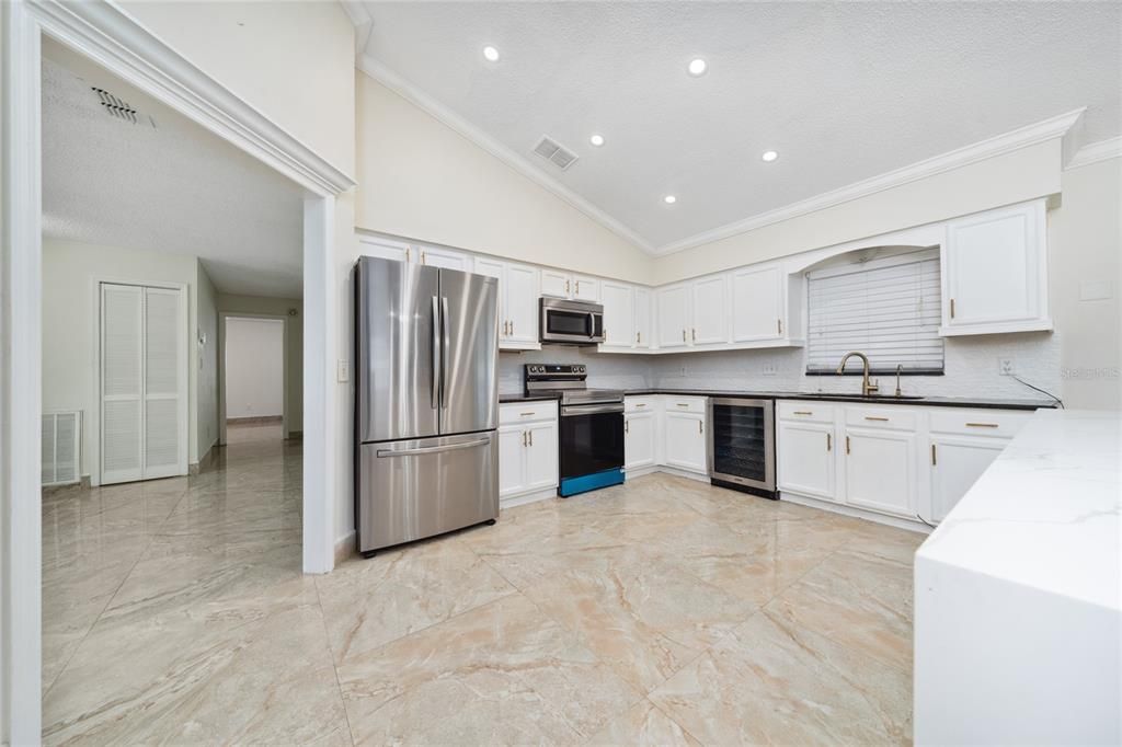For Sale: $419,900 (3 beds, 2 baths, 1644 Square Feet)