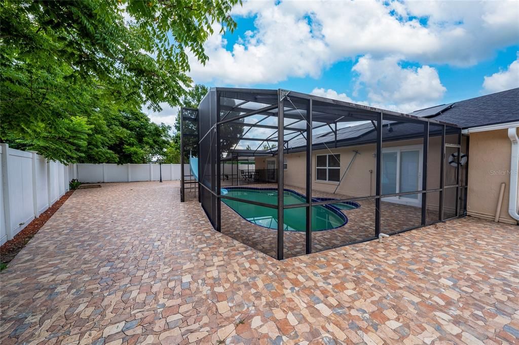 For Sale: $419,900 (3 beds, 2 baths, 1644 Square Feet)