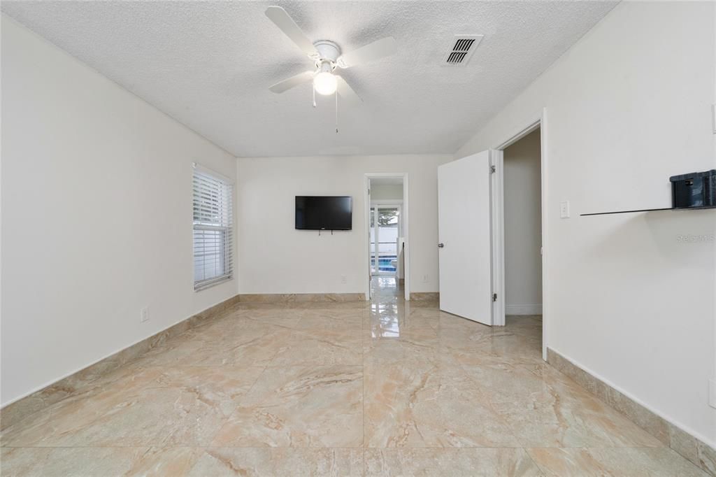 For Sale: $419,900 (3 beds, 2 baths, 1644 Square Feet)