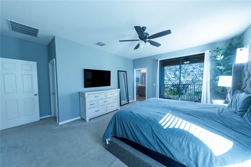 En Venta: $409,000 (3 camas, 2 baños, 1944 Pies cuadrados)