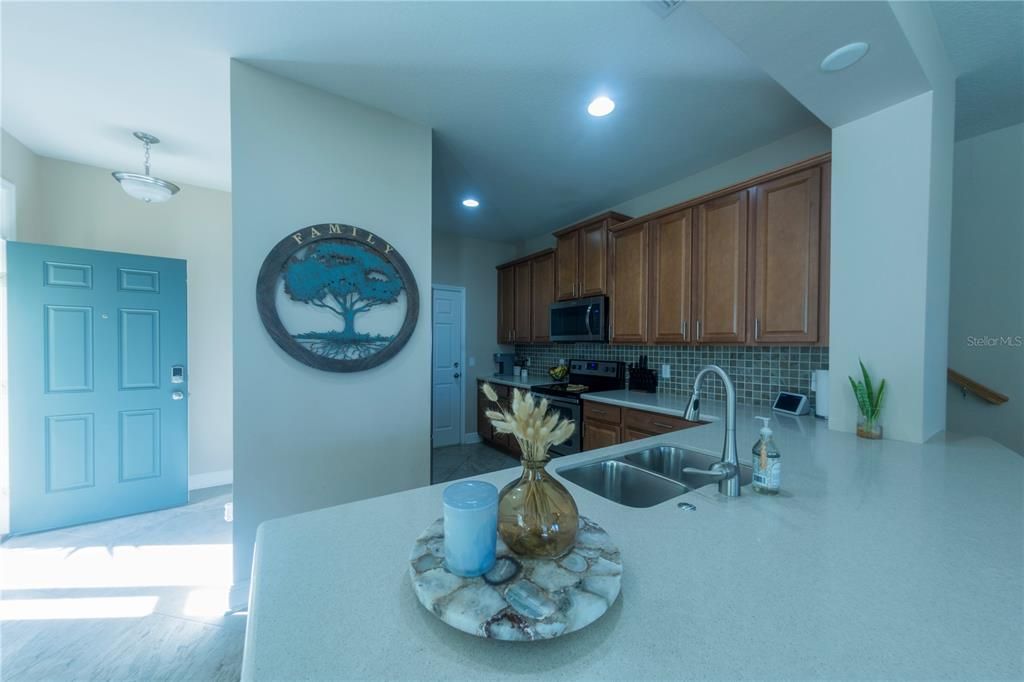 En Venta: $409,000 (3 camas, 2 baños, 1944 Pies cuadrados)