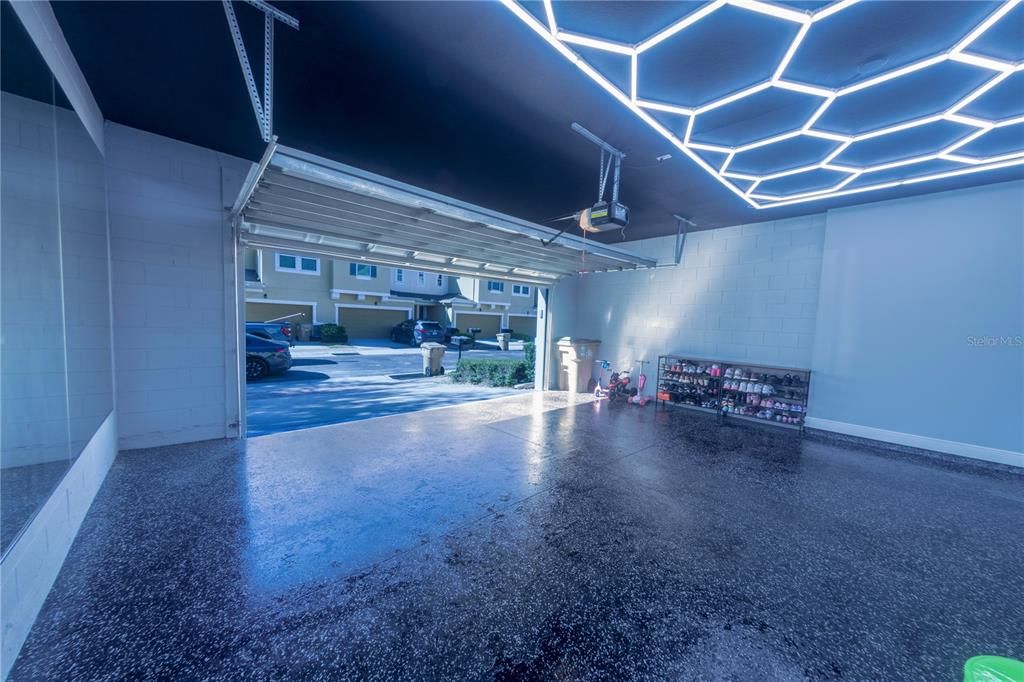 En Venta: $409,000 (3 camas, 2 baños, 1944 Pies cuadrados)