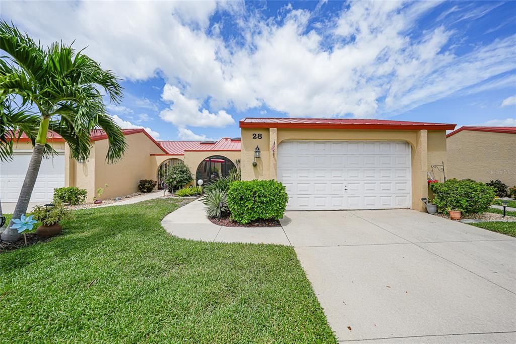 For Sale: $334,000 (3 beds, 2 baths, 2582 Square Feet)