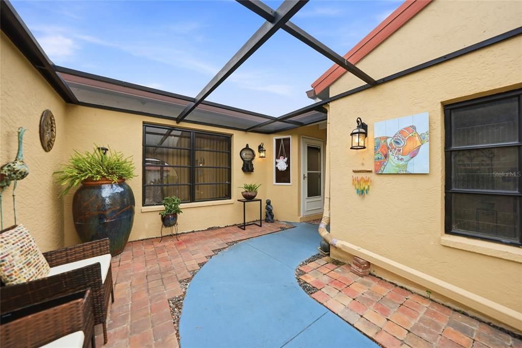 For Sale: $334,000 (3 beds, 2 baths, 2582 Square Feet)