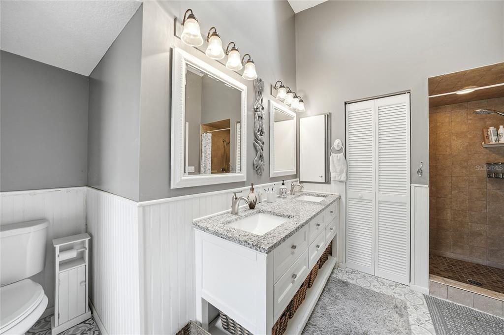 For Sale: $334,000 (3 beds, 2 baths, 2582 Square Feet)