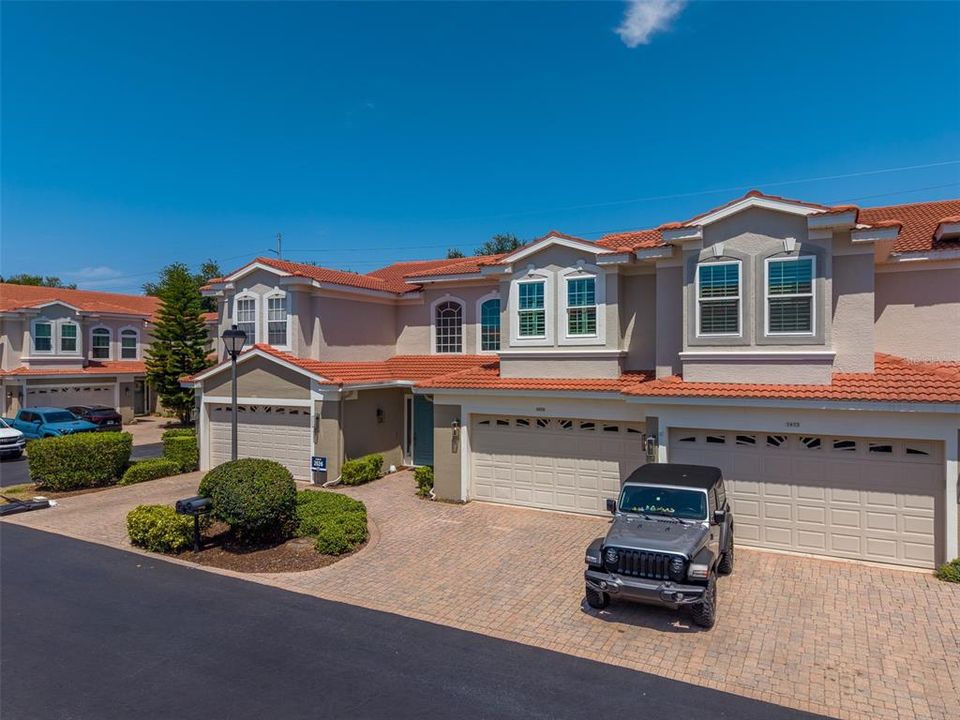 En Venta: $620,000 (3 camas, 3 baños, 2342 Pies cuadrados)
