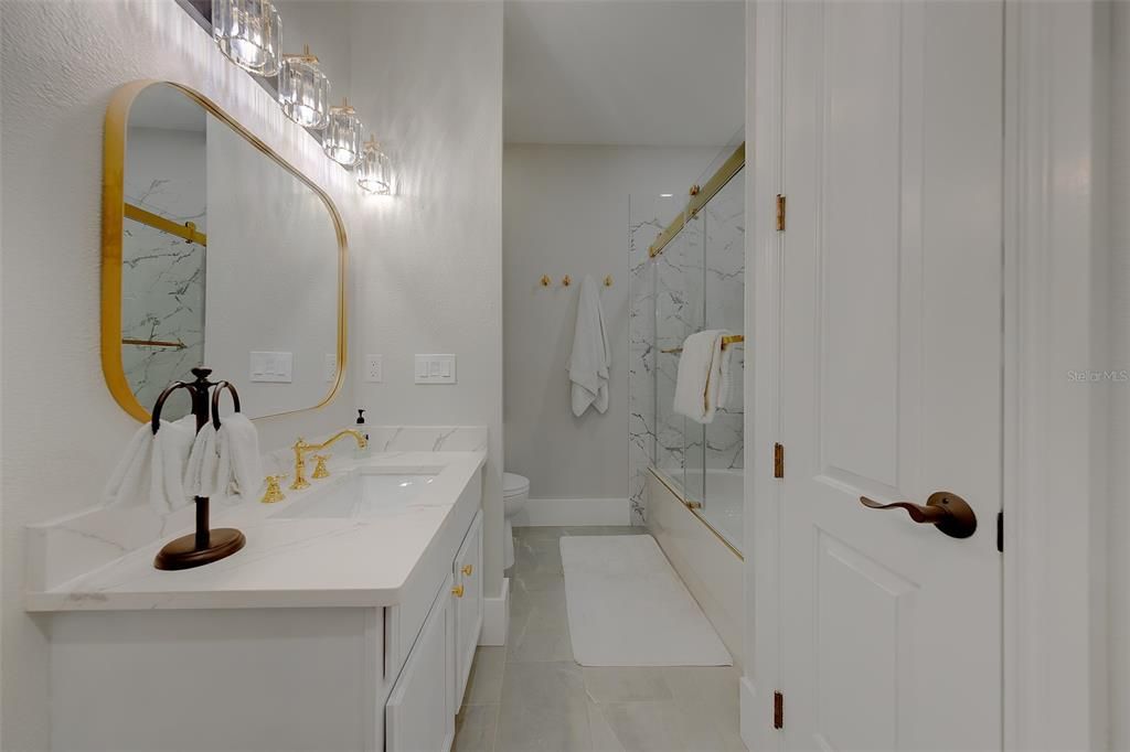 En Venta: $620,000 (3 camas, 3 baños, 2342 Pies cuadrados)