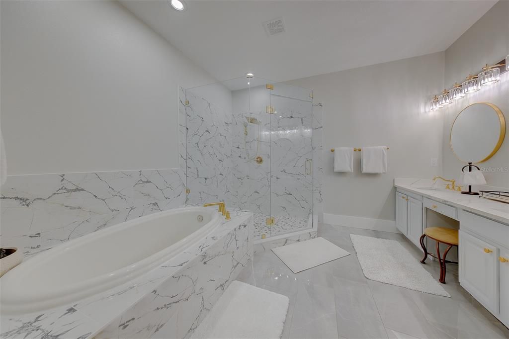 En Venta: $620,000 (3 camas, 3 baños, 2342 Pies cuadrados)