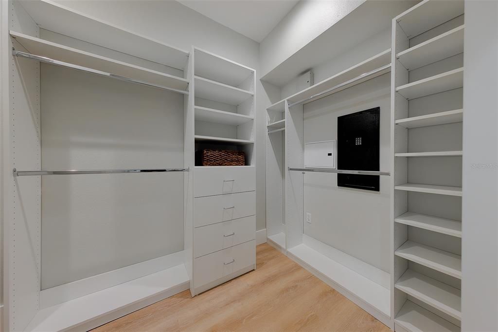 En Venta: $620,000 (3 camas, 3 baños, 2342 Pies cuadrados)