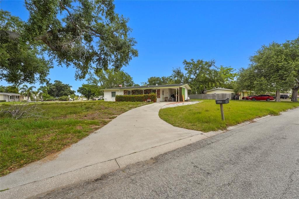For Sale: $295,000 (2 beds, 1 baths, 1236 Square Feet)