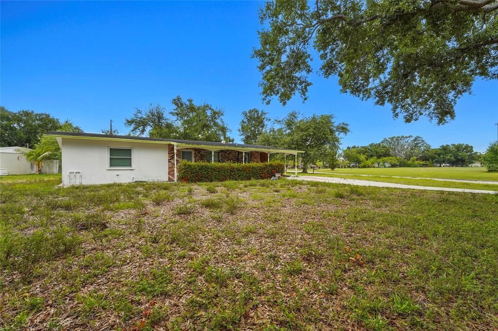 For Sale: $295,000 (2 beds, 1 baths, 1236 Square Feet)