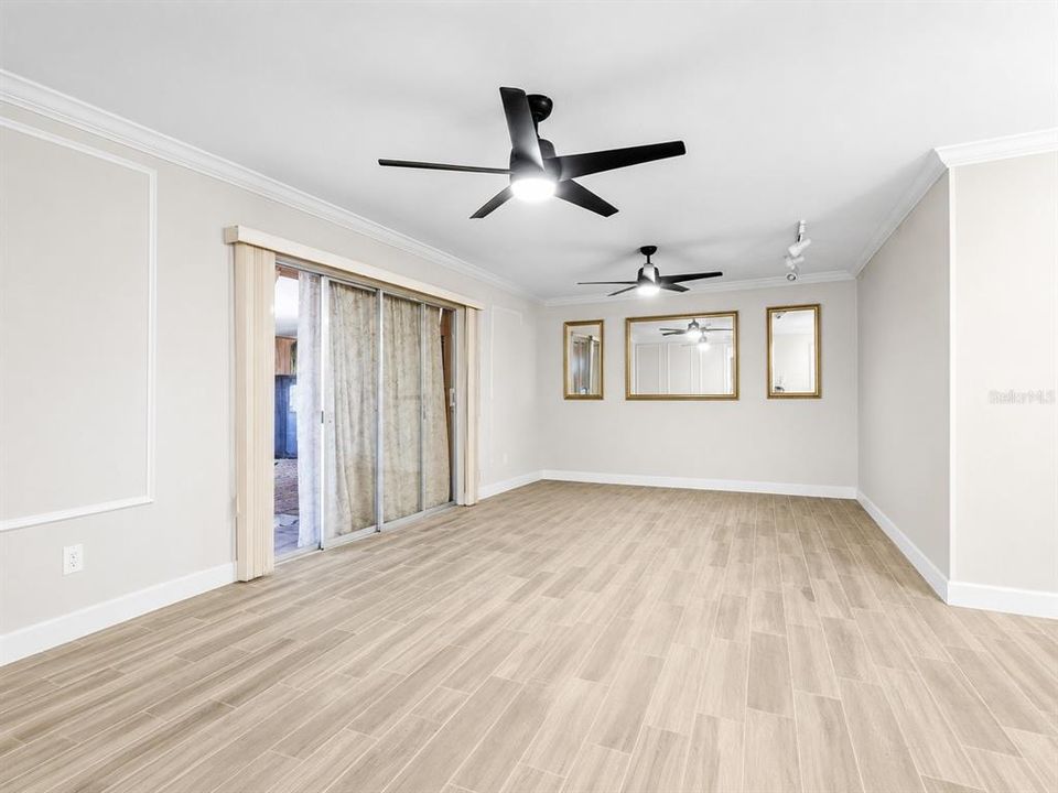 For Sale: $295,000 (2 beds, 1 baths, 1236 Square Feet)