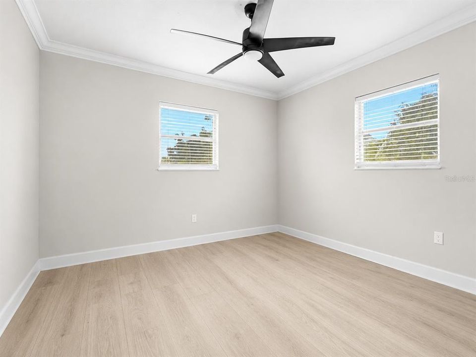 For Sale: $295,000 (2 beds, 1 baths, 1236 Square Feet)