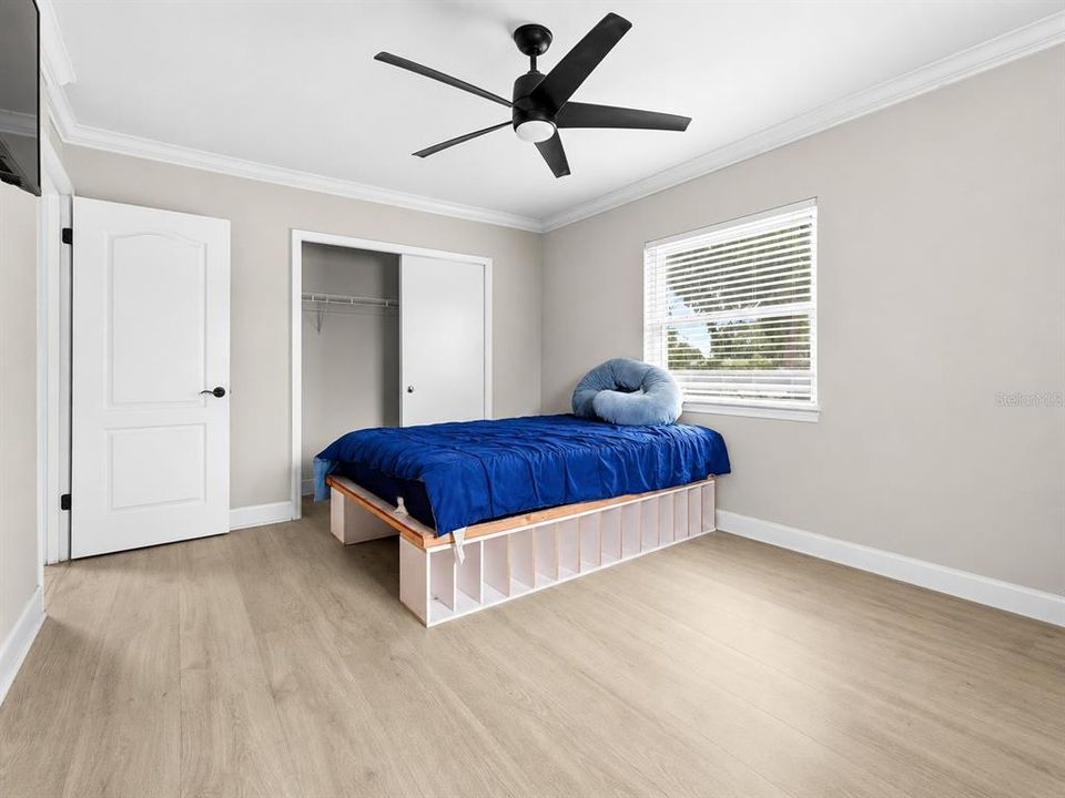 For Sale: $295,000 (2 beds, 1 baths, 1236 Square Feet)
