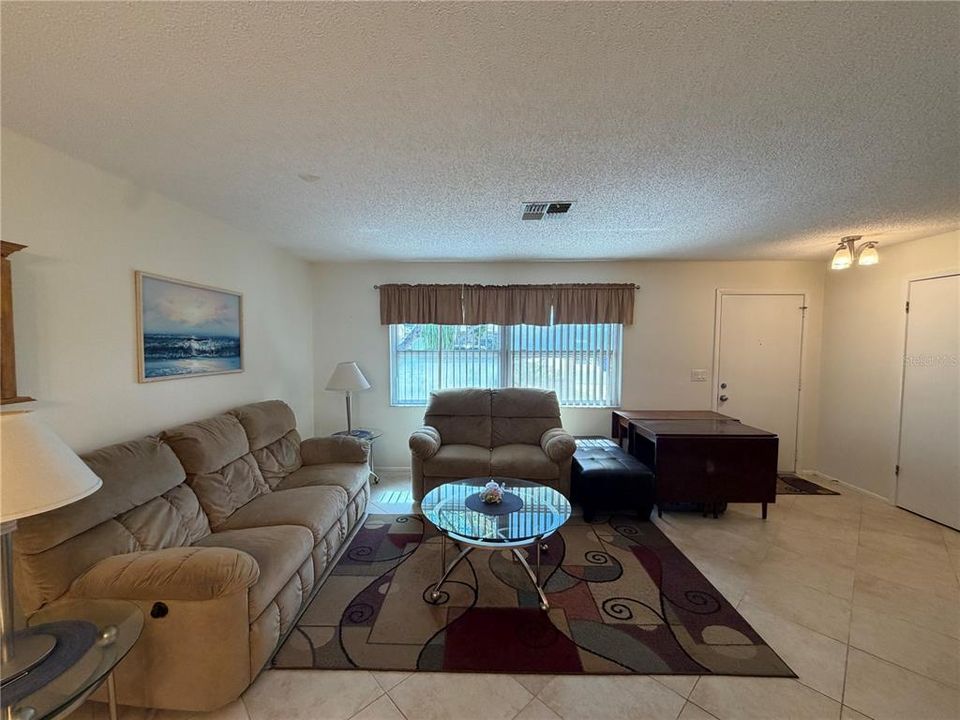 For Sale: $250,000 (3 beds, 2 baths, 1516 Square Feet)