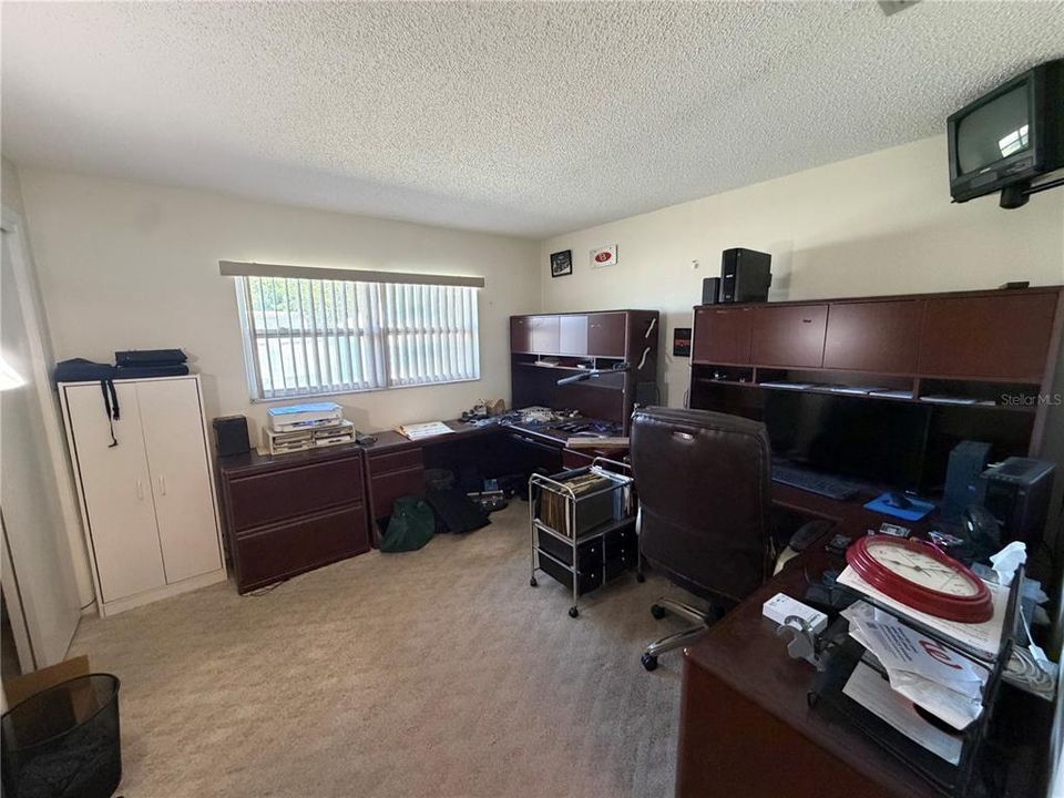 For Sale: $250,000 (3 beds, 2 baths, 1516 Square Feet)