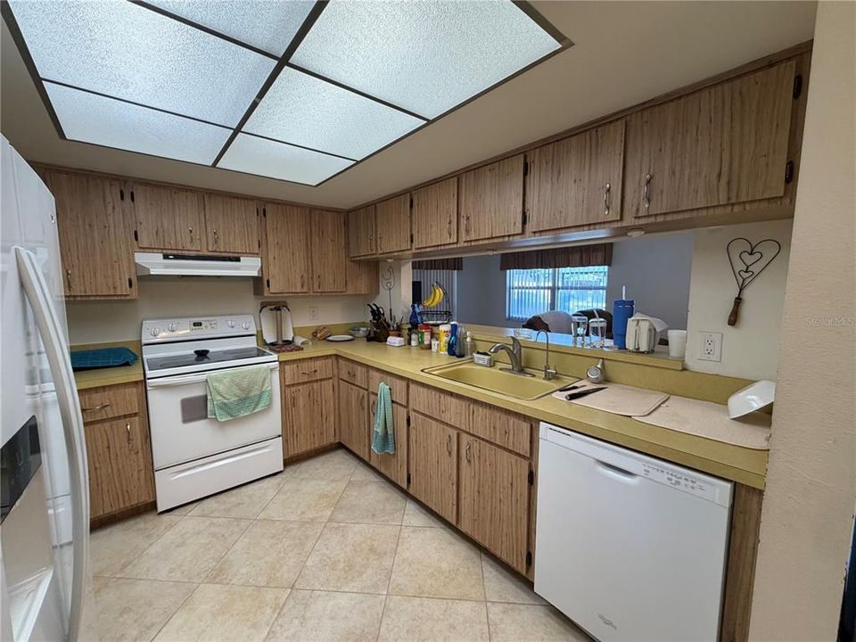 For Sale: $250,000 (3 beds, 2 baths, 1516 Square Feet)