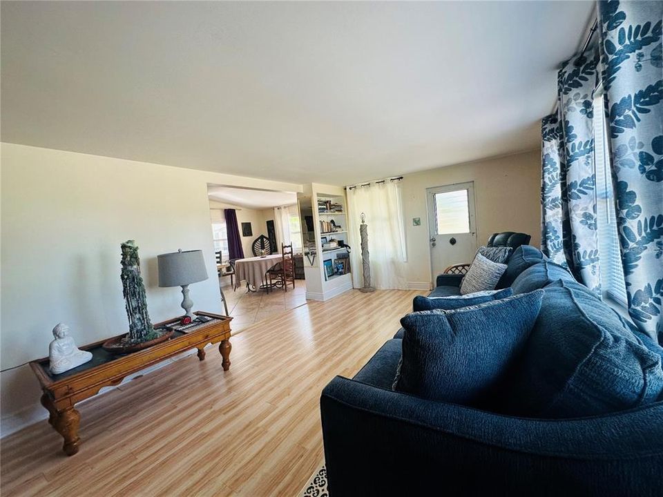 For Sale: $99,000 (2 beds, 2 baths, 1008 Square Feet)