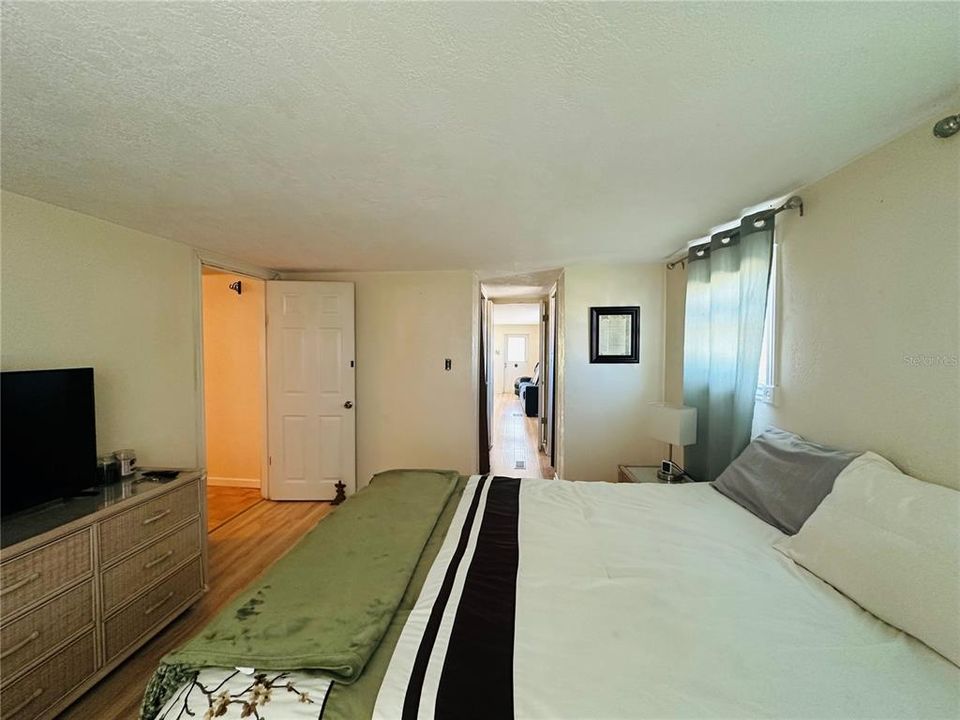 For Sale: $99,000 (2 beds, 2 baths, 1008 Square Feet)