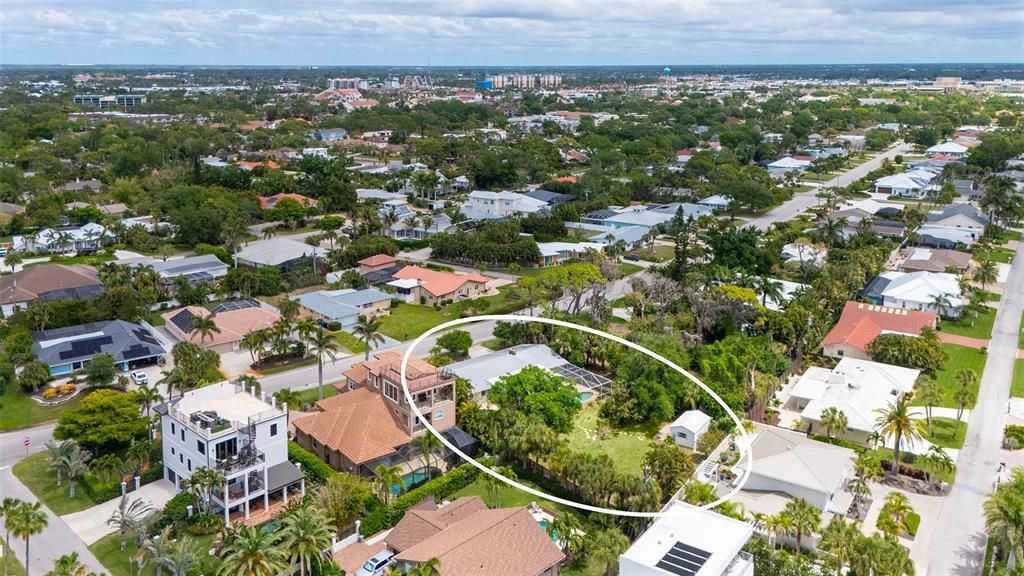 待售: $1,100,000 (0.42 acres)
