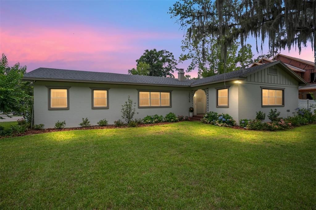 For Sale: $545,000 (3 beds, 3 baths, 2031 Square Feet)
