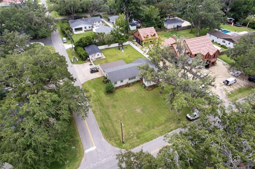 For Sale: $545,000 (3 beds, 3 baths, 2031 Square Feet)