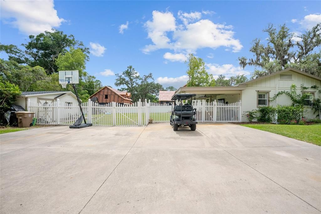 For Sale: $545,000 (3 beds, 3 baths, 2031 Square Feet)