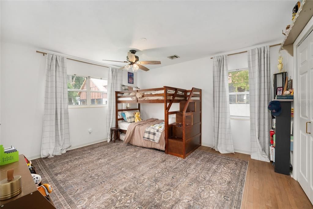 For Sale: $545,000 (3 beds, 3 baths, 2031 Square Feet)