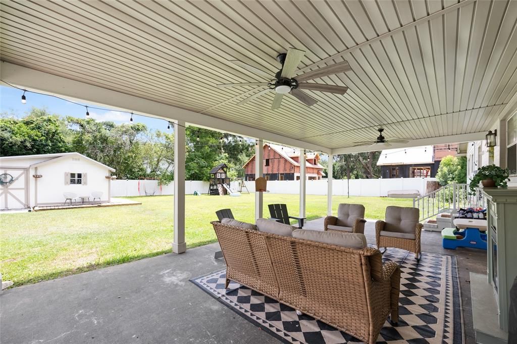 For Sale: $545,000 (3 beds, 3 baths, 2031 Square Feet)