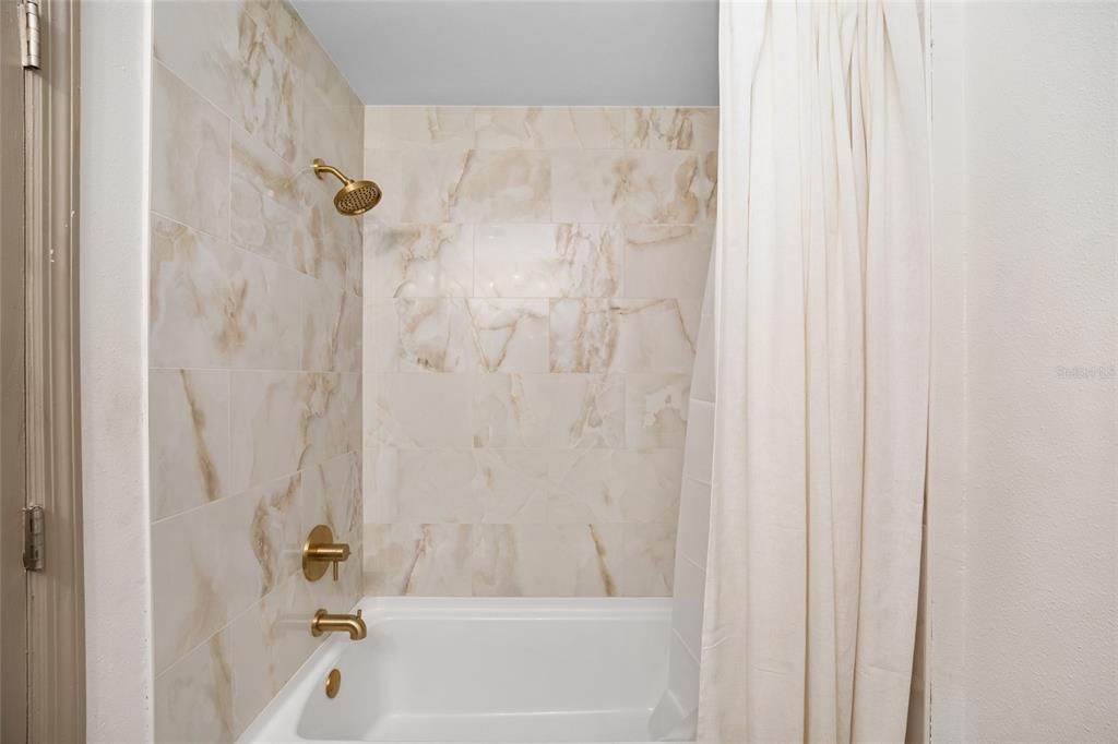 For Sale: $545,000 (3 beds, 3 baths, 2031 Square Feet)