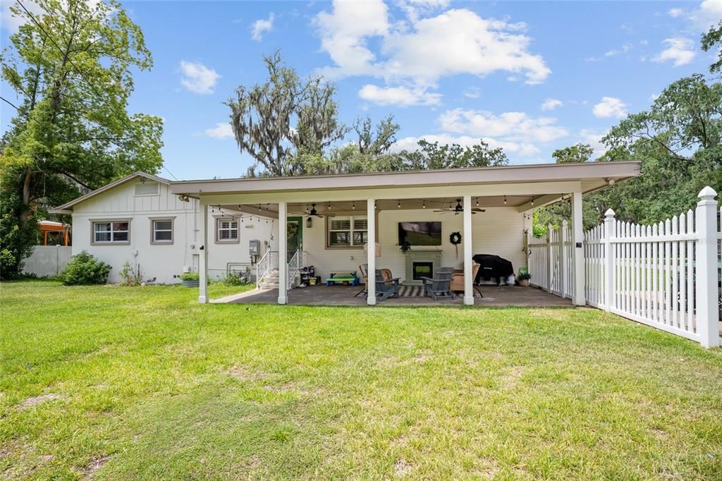 For Sale: $545,000 (3 beds, 3 baths, 2031 Square Feet)