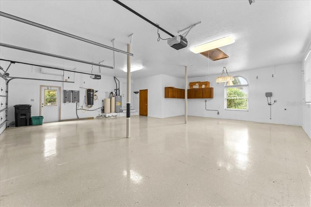 For Sale: $1,695,000 (5 beds, 4 baths, 4558 Square Feet)