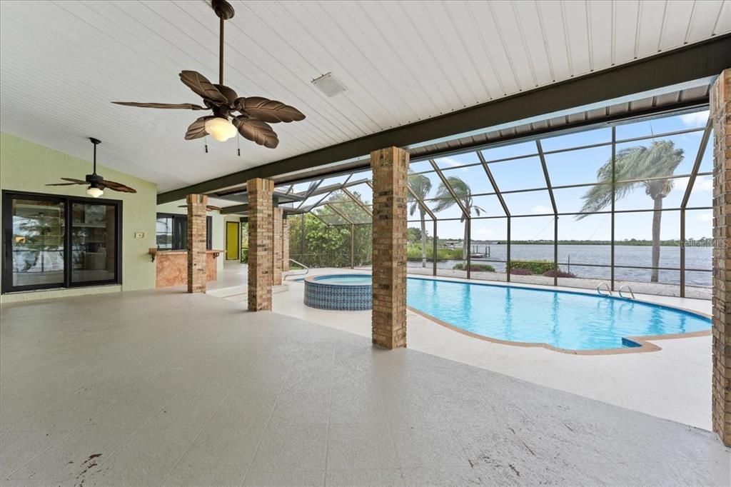For Sale: $1,695,000 (5 beds, 4 baths, 4558 Square Feet)