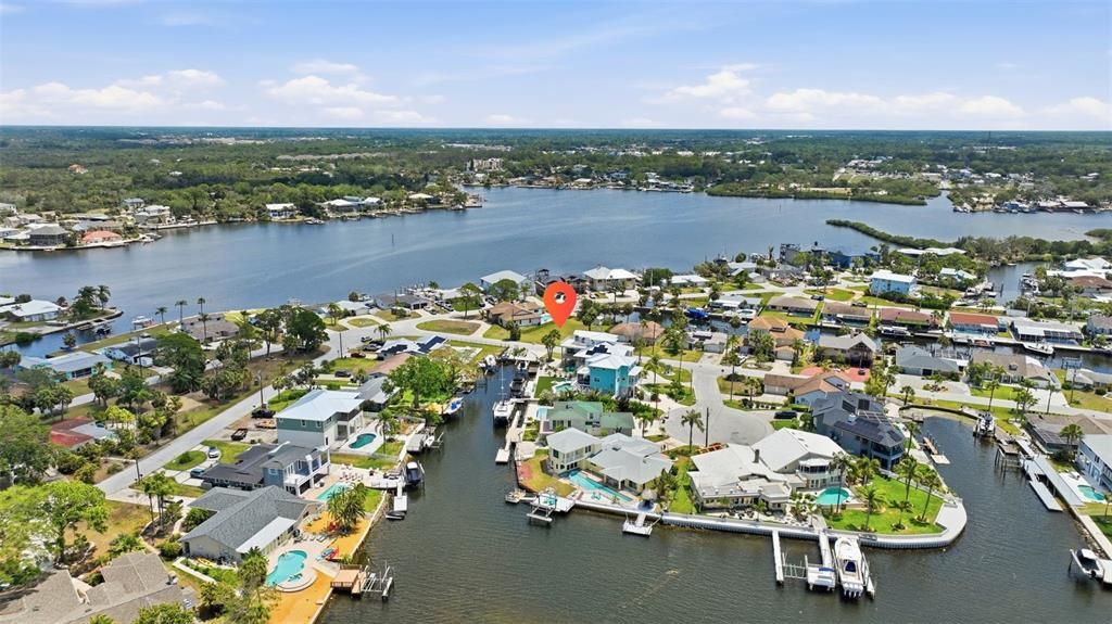 На продажу: $395,000 (0.26 acres)