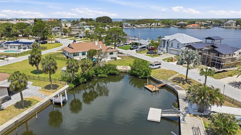 На продажу: $395,000 (0.26 acres)