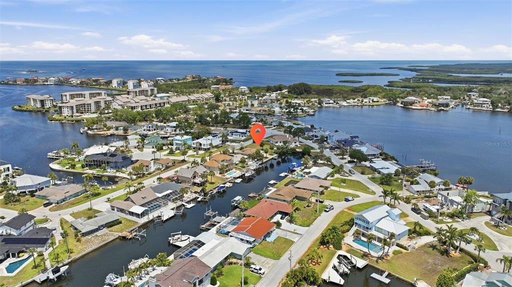 На продажу: $395,000 (0.26 acres)